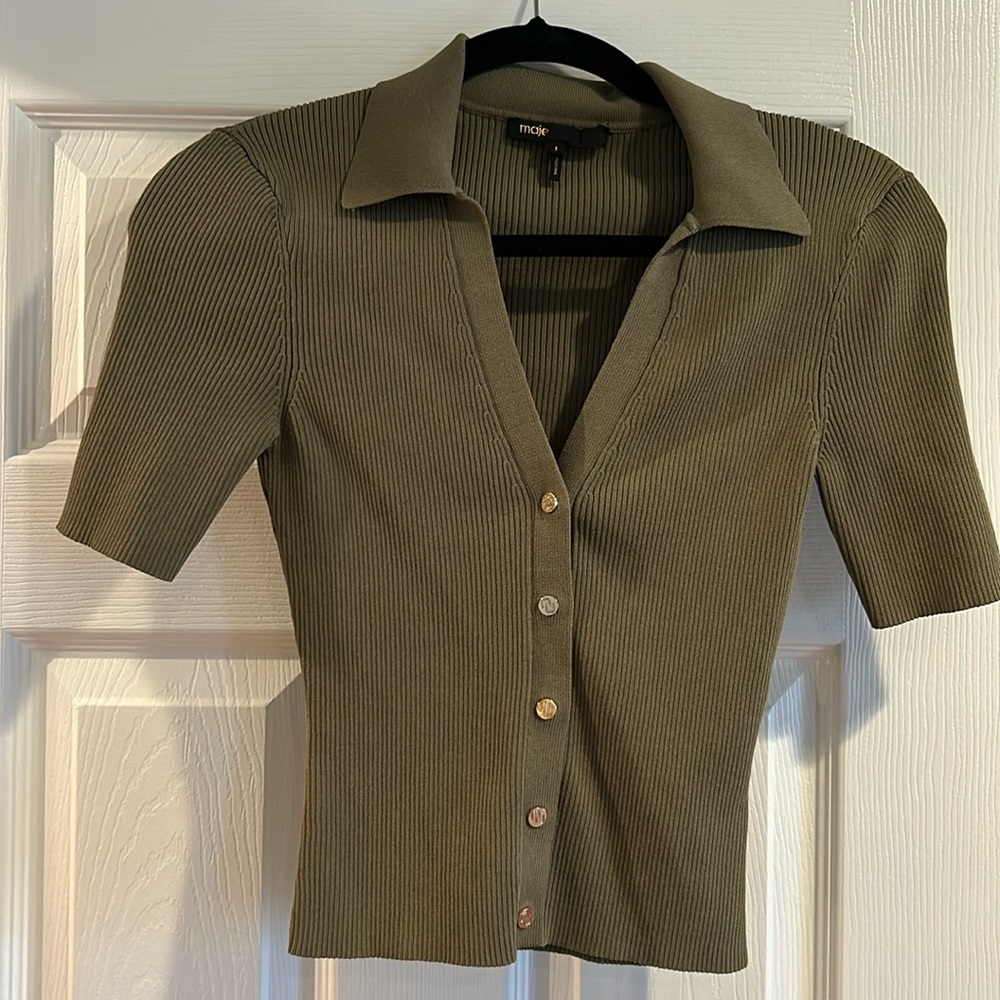 Maje Short Sleeve Rib Knit top- collared shirt. Size 1 (Small)
